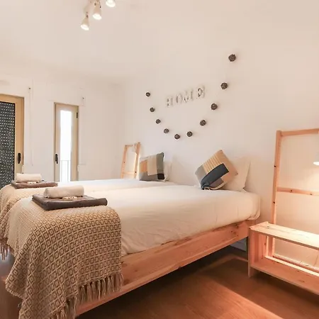 Modern & Bright Avenidas Novas By Homing Daire *