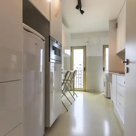 Modern & Bright Avenidas Novas By Homing ליסבון